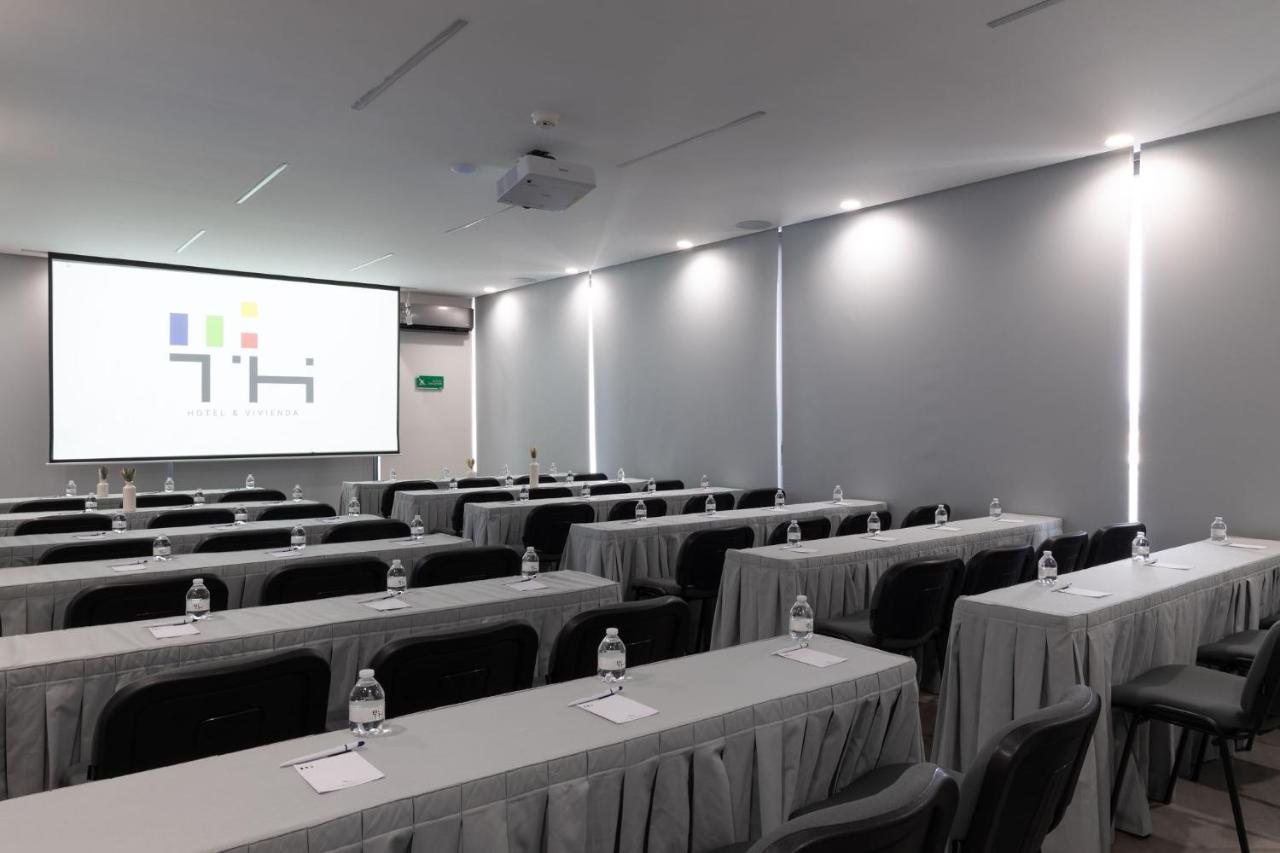 Th Hotel & Vivienda Tepatitlan de Morelos Εξωτερικό φωτογραφία